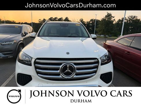Used 2024 Mercedes-Benz GLS 450 4MATIC image 3