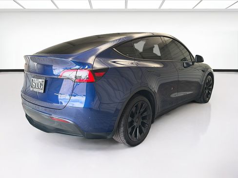 Used 2023 Tesla Model Y Long Range AWD/4WD image 4