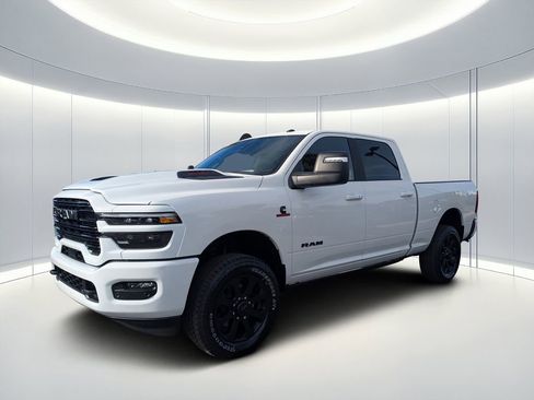 New 2026 RAM 2500 Laramie AWD/4WD image 8