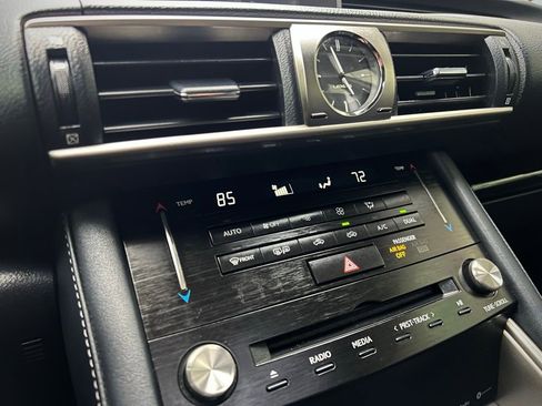 Used 2018 Lexus IS 300 image 47