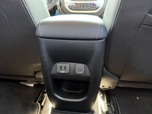 Used 2020 GMC Canyon SLE w/ SLE Convenience Package RWD image 26