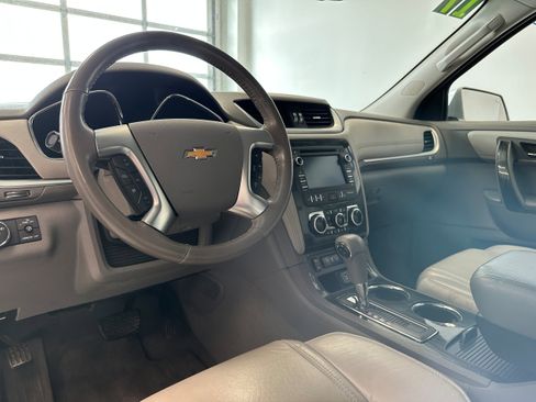 Used 2017 Chevrolet Traverse Premier image 9