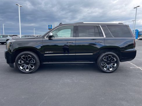 Used 2018 GMC Yukon Denali w/ Denali Ultimate Package AWD/4WD image 2
