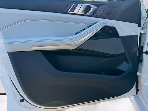 New 2026 BMW X5 xDrive40i w/ M Sport Package image 22