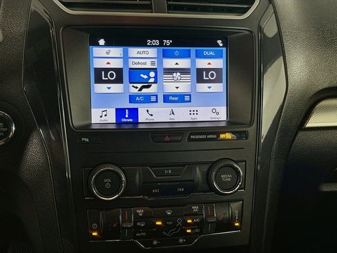 Used 2019 Ford Explorer XLT w/ Equipment Group 202A AWD/4WD image 24