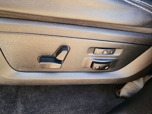 Used 2016 RAM 1500 Laramie w/ Convenience Group AWD/4WD image 8