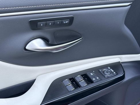 New 2025 Lexus ES 350 w/ Premium Package image 18
