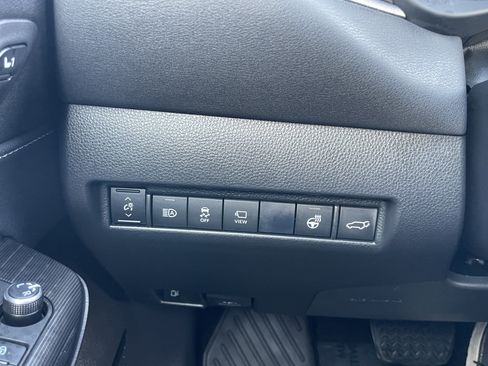 Used 2021 Toyota Venza Limited w/ Advanced Technology Package AWD/4WD image 15