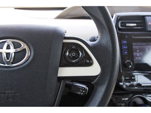 Used 2016 Toyota Prius Two FWD image 18