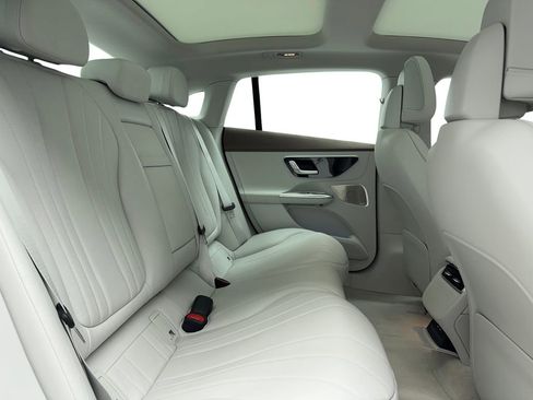 Used 2023 Mercedes-Benz EQE 500 500 Sedan NAV,CAM,PANO,CLMT ST image 43