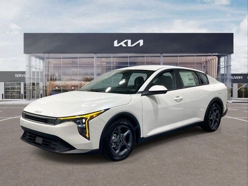 New 2026 Kia K4 FWD image 4