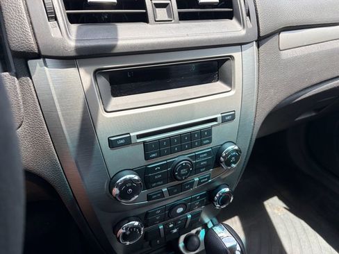 Used 2010 Ford Fusion SE FWD image 16