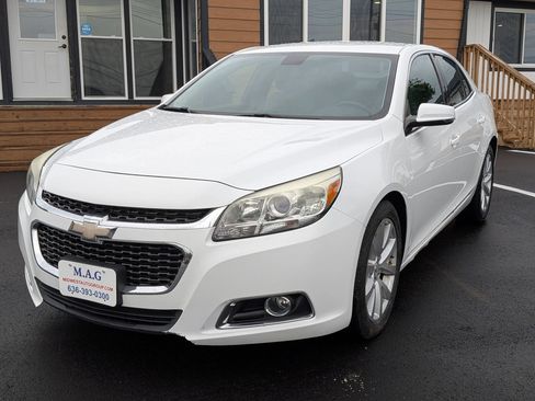 Used 2015 Chevrolet Malibu LT FWD image 2