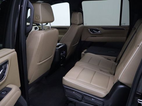 Used 2024 Chevrolet Suburban Premier image 24