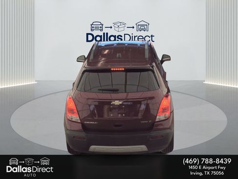 Used 2016 Chevrolet Trax LT w/ LT Sun and Sound Package image 7