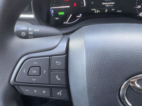 Used 2026 Toyota Sienna LE FWD image 16