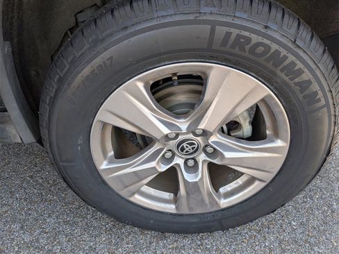 Used 2023 Toyota RAV4 XLE image 29