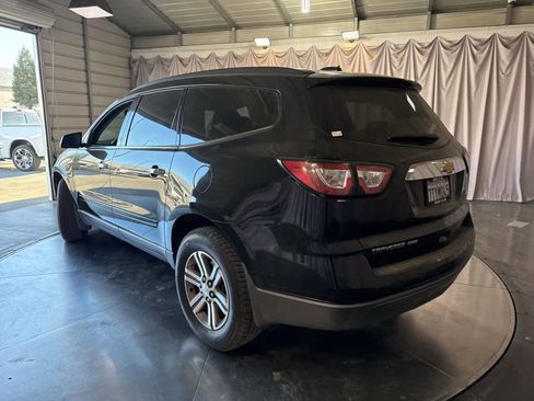 Used 2017 Chevrolet Traverse LT image 5