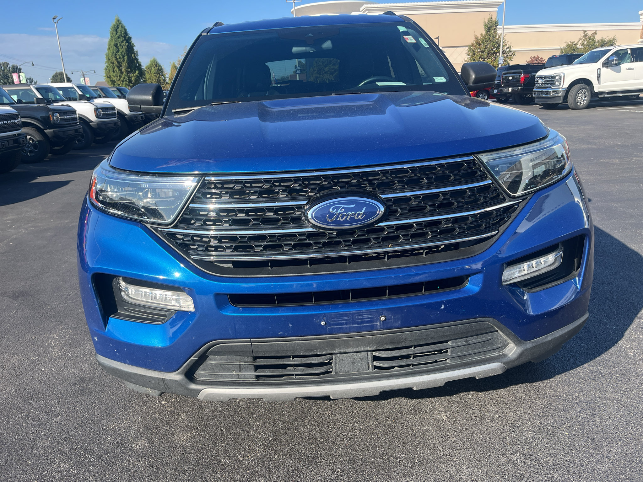 Used 2020 Ford Explorer XLT w/ Equipment Group 202A RWD image 2