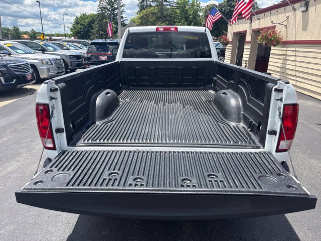 Used 2022 RAM 1500 Classic SLT AWD/4WD image 13