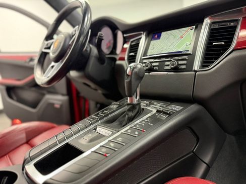 Used 2015 Porsche Macan Turbo w/ Premium Package Plus AWD/4WD image 58