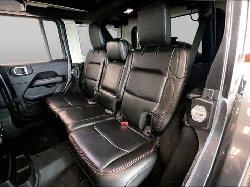 Used 2019 Jeep Wrangler Unlimited Rubicon AWD/4WD image 18