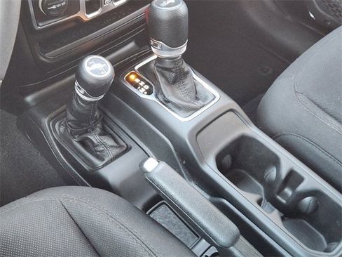 Used 2023 Jeep Wrangler Willys image 19