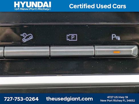 Used 2025 Hyundai Santa Fe Limited image 35