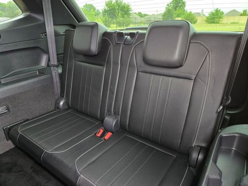 Used 2023 Volkswagen Tiguan SE R-Line FWD image 13