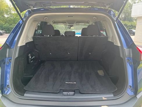 Used 2023 Nissan Rogue SV AWD/4WD image 22