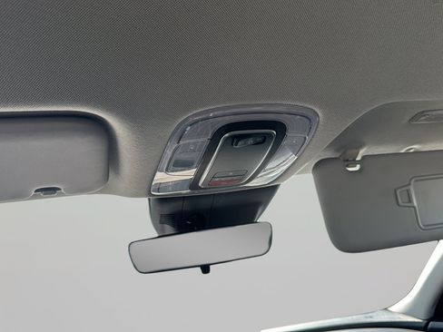 Used 2022 Hyundai Elantra Blue FWD image 18