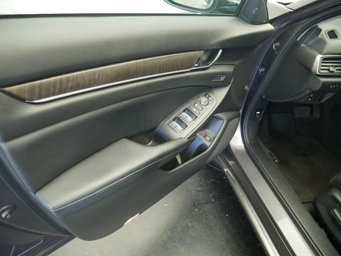 Used 2018 Honda Accord EX-L image 4