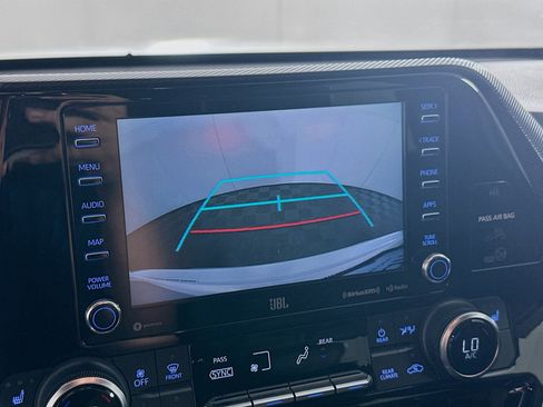 Used 2021 Toyota Highlander XSE FWD image 23