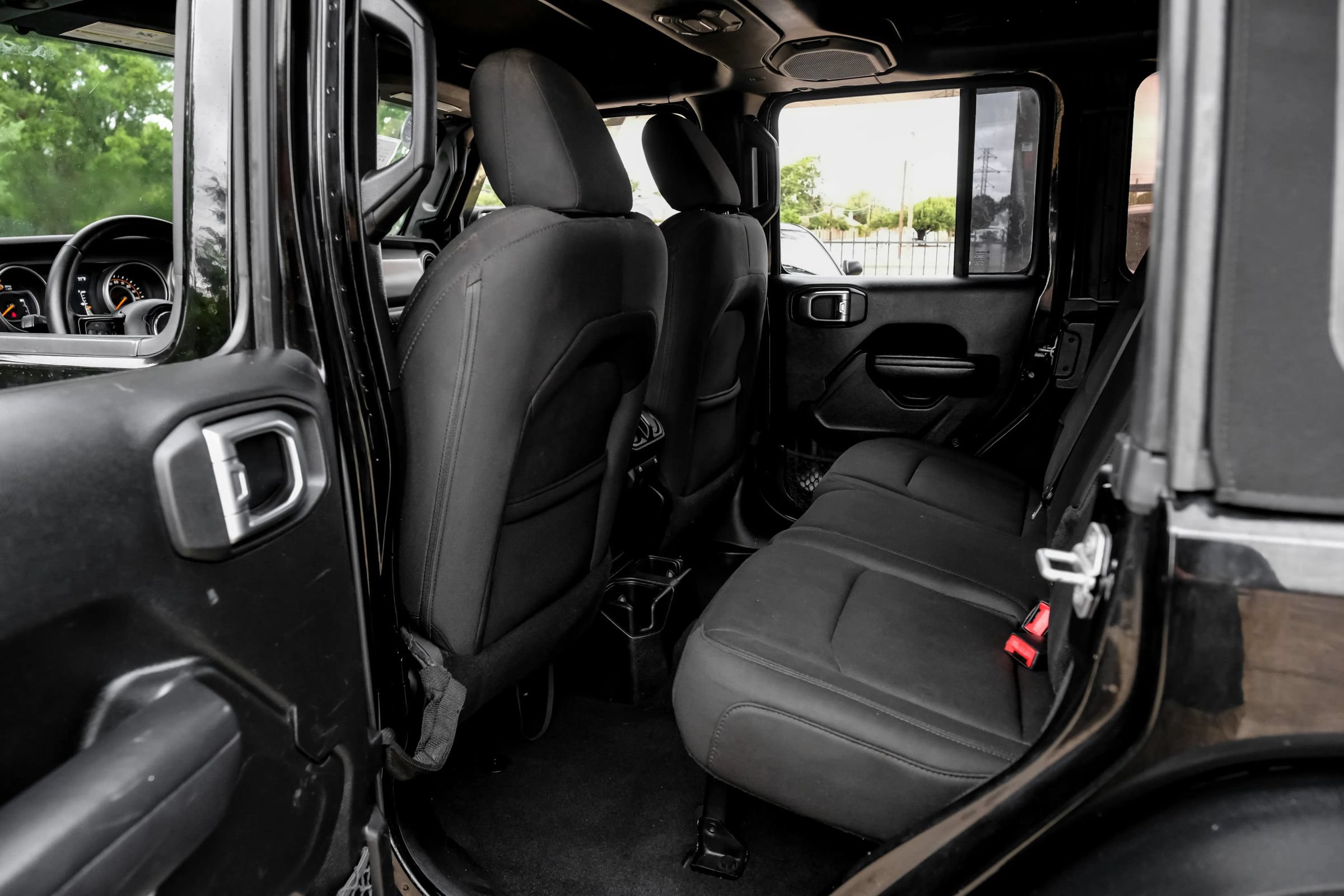 Used 2018 Jeep Wrangler Unlimited Sport S AWD/4WD image 40