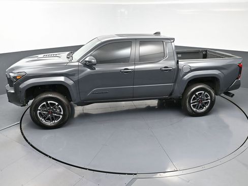 Used 2024 Toyota Tacoma TRD Sport image 44