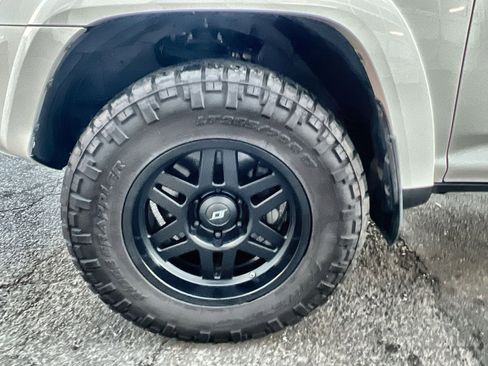 Used 2019 Toyota 4Runner TRD Off-Road Premium image 12