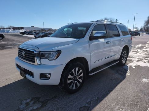 Used 2018 Toyota Sequoia Limited image 4