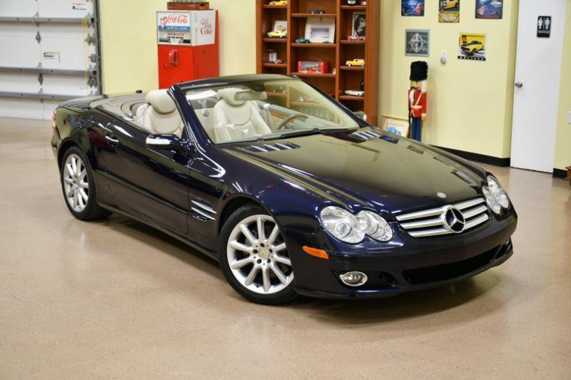 Used 2008 Mercedes-Benz SL 550 w/ P1 Pkg image 2