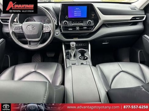 Used 2023 Toyota Highlander XLE image 17