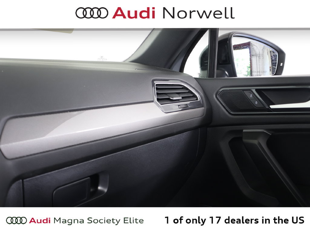 Used 2024 Volkswagen Tiguan SE R-Line AWD/4WD image 6