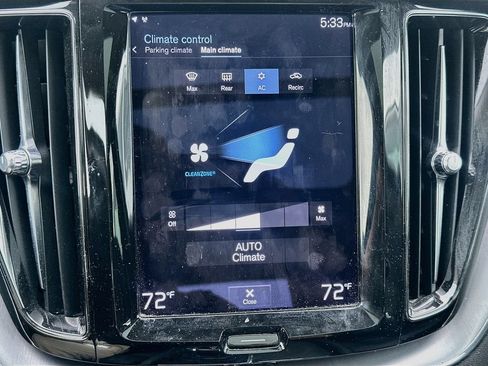 Used 2021 Volvo XC60 T5 Momentum w/ Protection Package Premier FWD image 16
