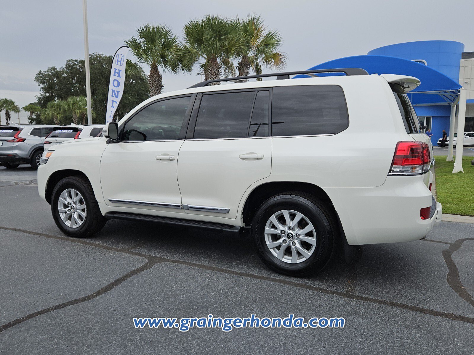 Used 2019 Toyota Land Cruiser w/ Four Season Floor Mat Package AWD/4WD image 3