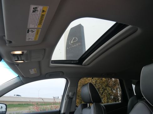 Used 2019 Acura MDX FWD w/ Advance Package image 10