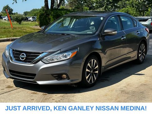 Used 2016 Nissan Altima 2.5 SL w/ Moonroof Package FWD image 7
