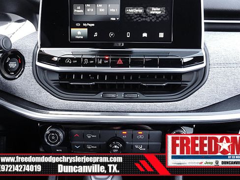 New 2026 Jeep Compass Latitude image 21