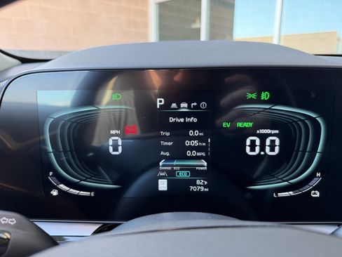 Used 2023 Kia Niro EX Touring image 18