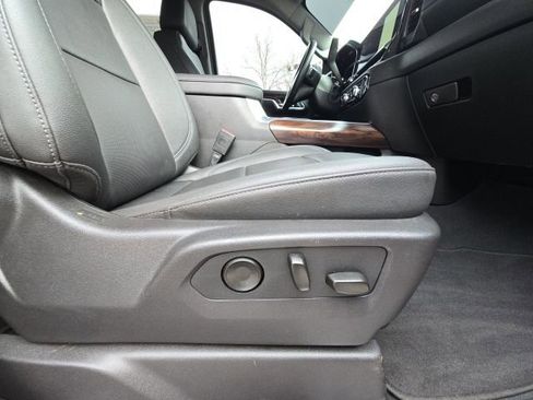 Used 2024 GMC Sierra 2500 SLT w/ SLT Premium Package image 20