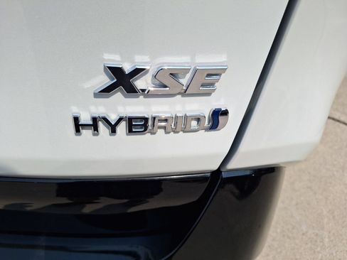 Used 2024 Toyota RAV4 XSE AWD/4WD image 12