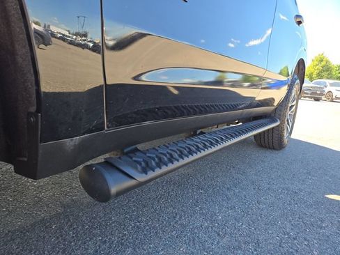 Used 2025 Chevrolet Tahoe Z71 AWD/4WD image 9