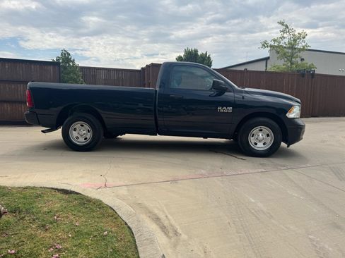 Used 2018 RAM 1500 Express RWD image 2
